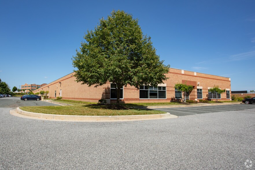 More Photos Of 8094 Sandpiper Cir, Baltimore Office For Lease