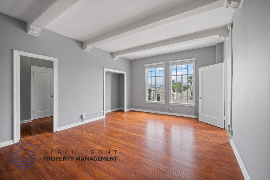 More Photos Of 512 S Hobart Blvd, Los Angeles Apartments For Sale