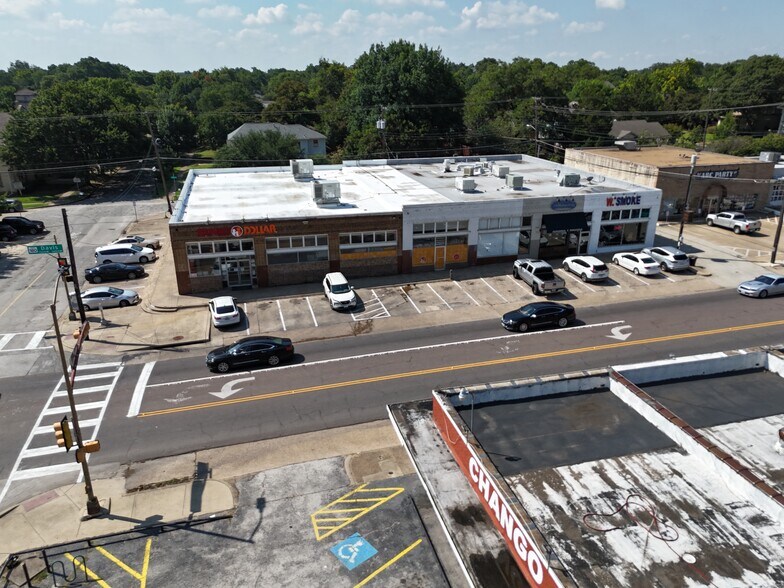 More Photos Of 1400 W Davis St, Dallas Storefront For Sale