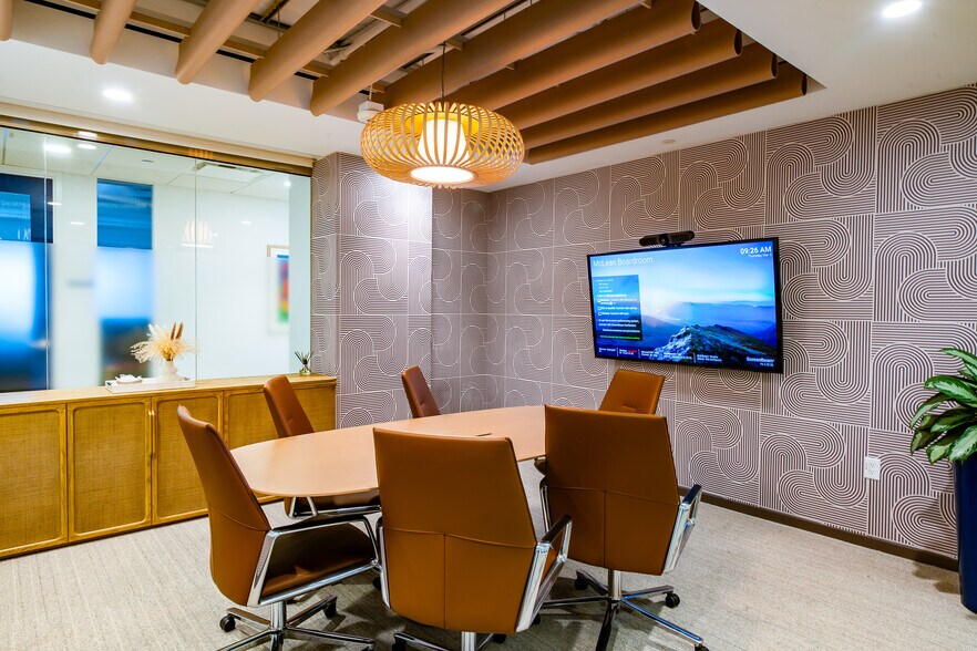 More Photos Of 1750 Tysons Blvd, McLean Coworking Space