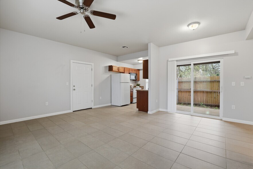 More Photos Of 1300 NE 10th St, Oklahoma City Specialty For Sale