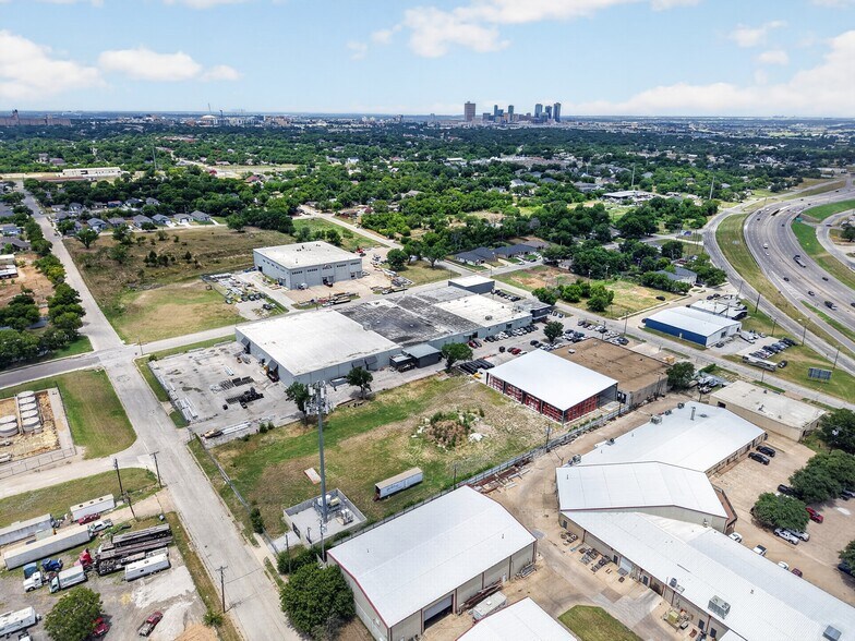 More Photos Of 2100 E Richmond Ave, Fort Worth Manufacturing For Lease