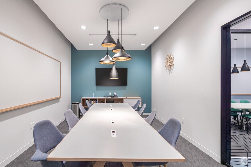 More Photos Of 1201 fannin St, Houston Coworking Space
