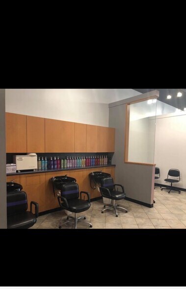 More Photos Of 310-390 El Dorado Dr, Jordan Unknown For Lease