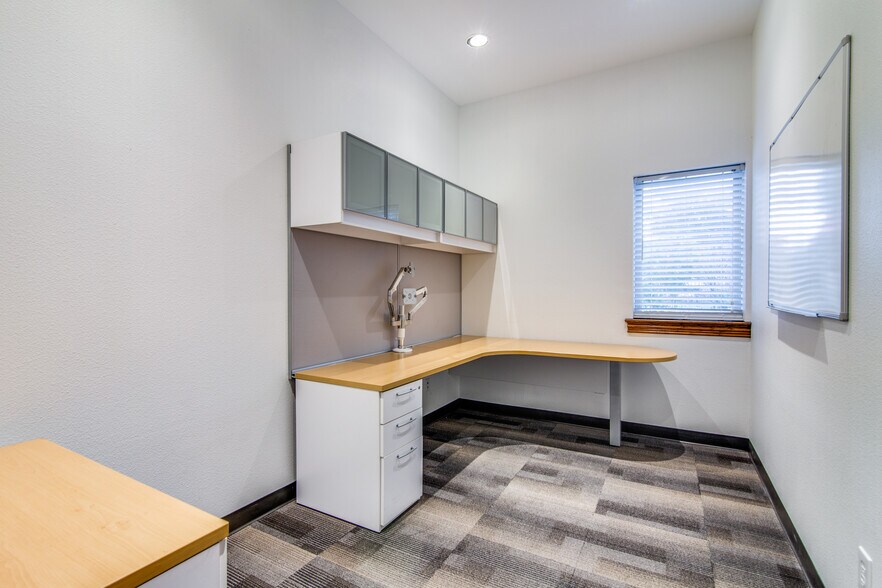 More Photos Of 3012 Ridge Rd, Rockwall Office For Lease