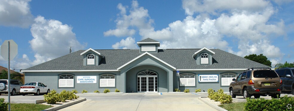 Primary Photo Of 530 SE 16th Pl, Cape Coral Medical For Lease
