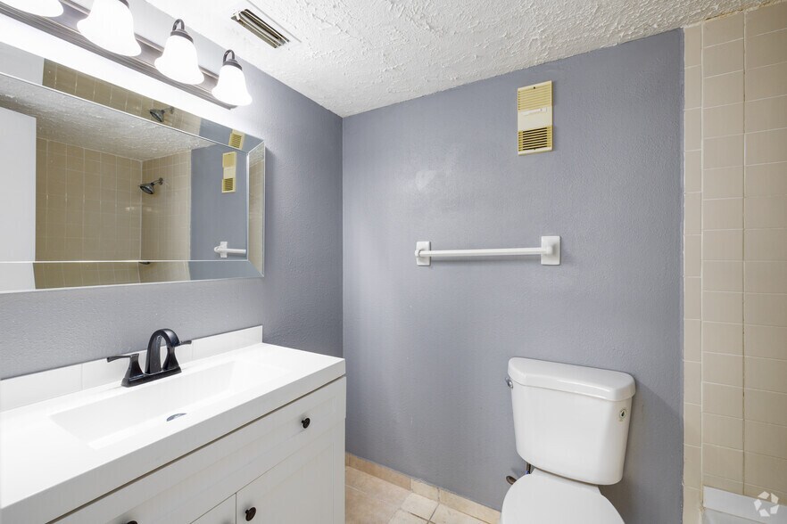 More Photos Of 180 Royal Palm Dr, Kissimmee Apartments For Sale
