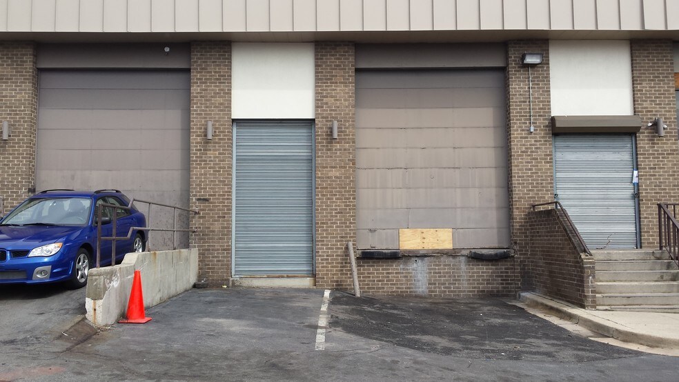 More Photos Of 8000-8032 Fernham Ln, Forestville Warehouse For Lease