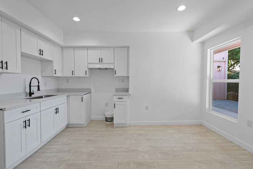 More Photos Of 107 3rd St, San Juan Bautista Storefront Retail Residential For Lease