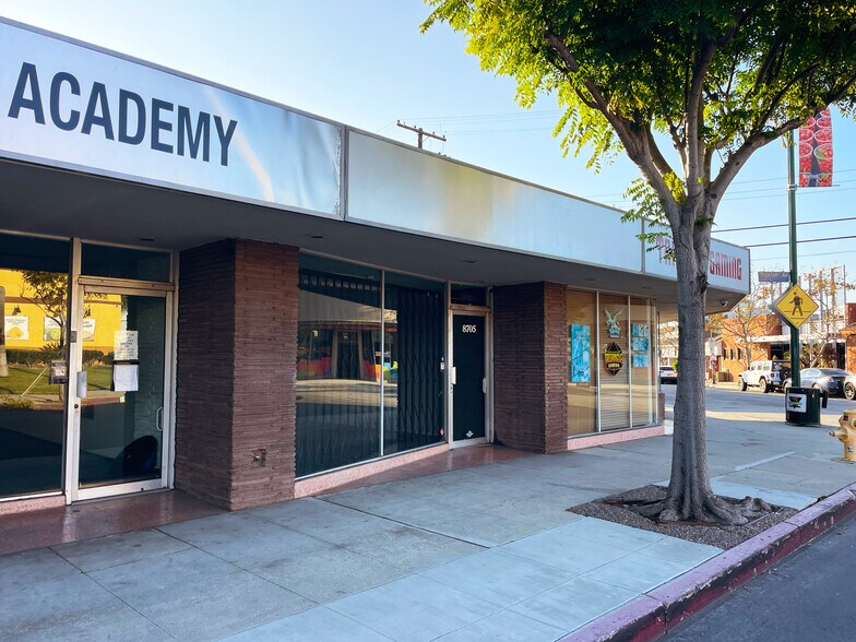 More Photos Of 8703-8709 La Tijera Blvd, Los Angeles Storefront Retail Office For Lease