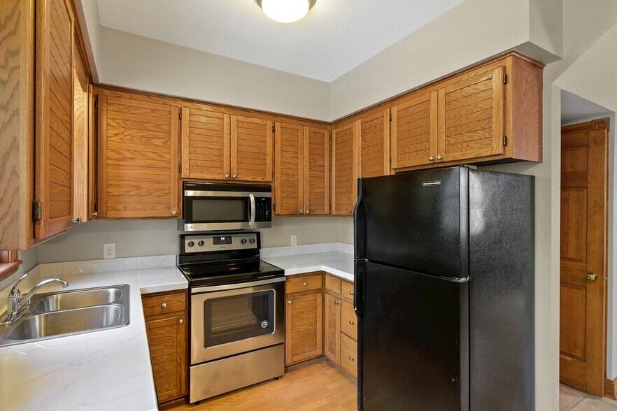 More Photos Of 197 Kent St, Saint Paul Multifamily For Sale