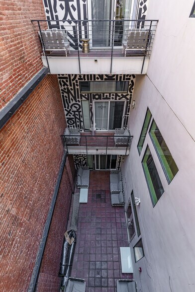 More Photos Of 735 S Broadway, Los Angeles Storefront For Sale