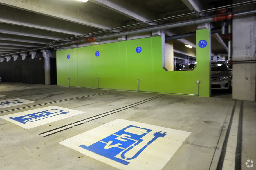 More Photos Of 4030 W Boy Scout Blvd, Tampa Office For Lease