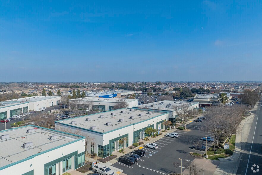 More Photos Of 131 Sand Creek Rd, Brentwood Research And Development For Lease