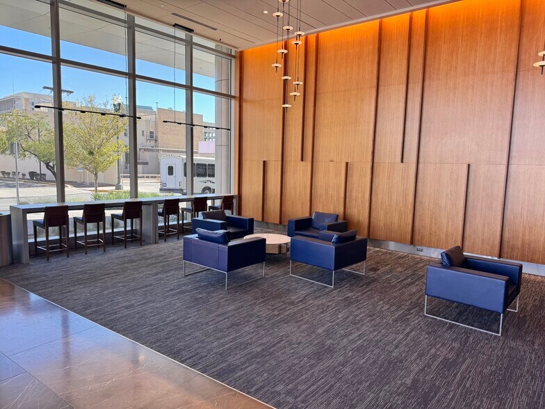 More Photos Of 601 N Mesa St, El Paso Office For Lease