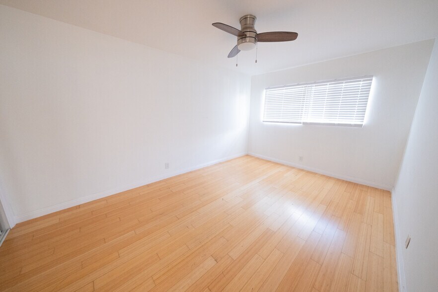 More Photos Of 240 S Doheny Dr, Beverly Hills Apartments For Sale