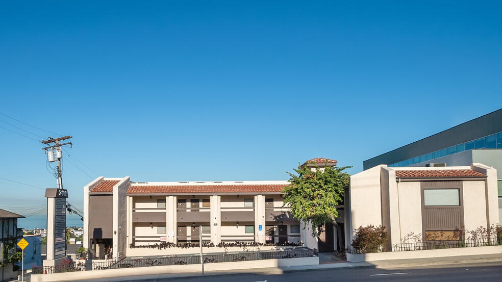 Primary Photo Of 2401 Pacific Coast Hwy, Hermosa Beach Medical For Lease