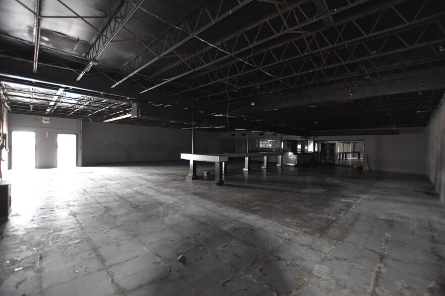 More Photos Of 921 Texas Ave, Texas City Service For Lease