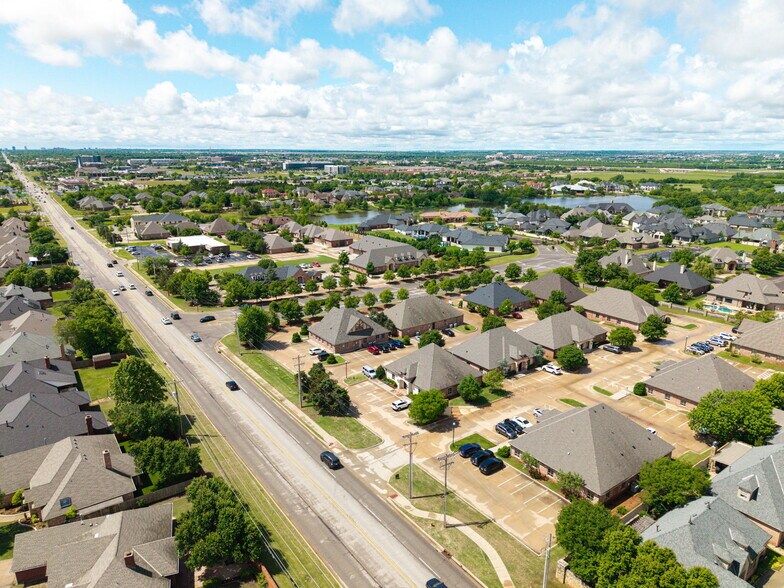 More Photos Of 2917 NW 156th St, Edmond Office Residential For Lease