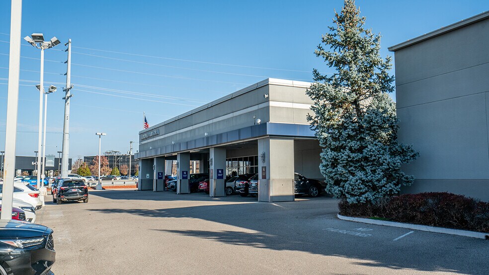 More Photos Of 100 Oxmoor Ct, Louisville General Retail For Sale