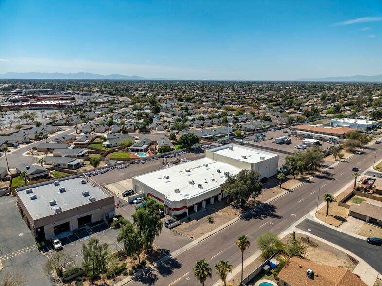 More Photos Of 2727 W Grovers Ave, Phoenix Warehouse For Lease