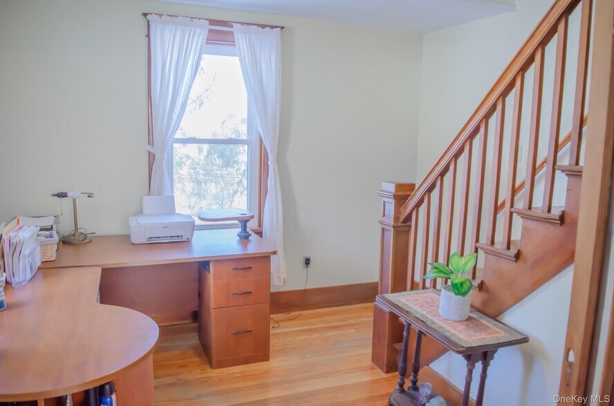 More Photos Of 8874 US Route 9W, Athens Office Residential For Sale