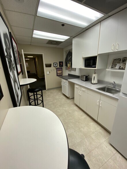 More Photos Of 300 S El Camino Real, San Clemente Storefront Retail Office For Lease