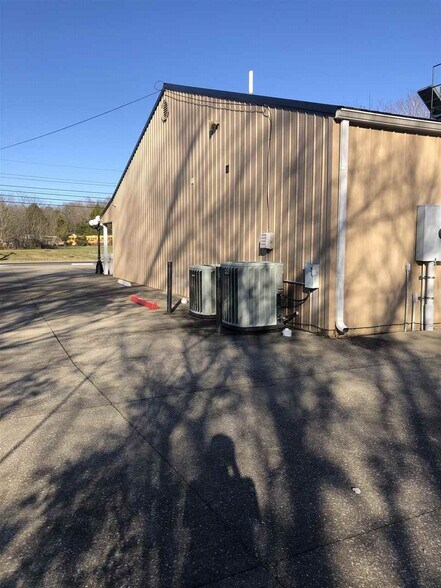 More Photos Of 675 S Main St, Brownsville Restaurant For Sale