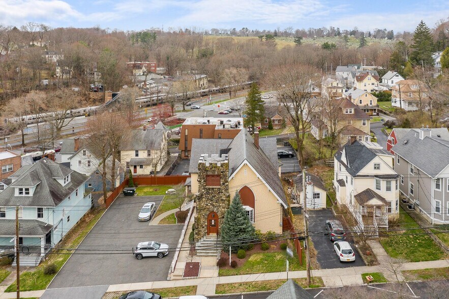 More Photos Of 27 Cleveland St, Valhalla Loft Creative Space For Sale