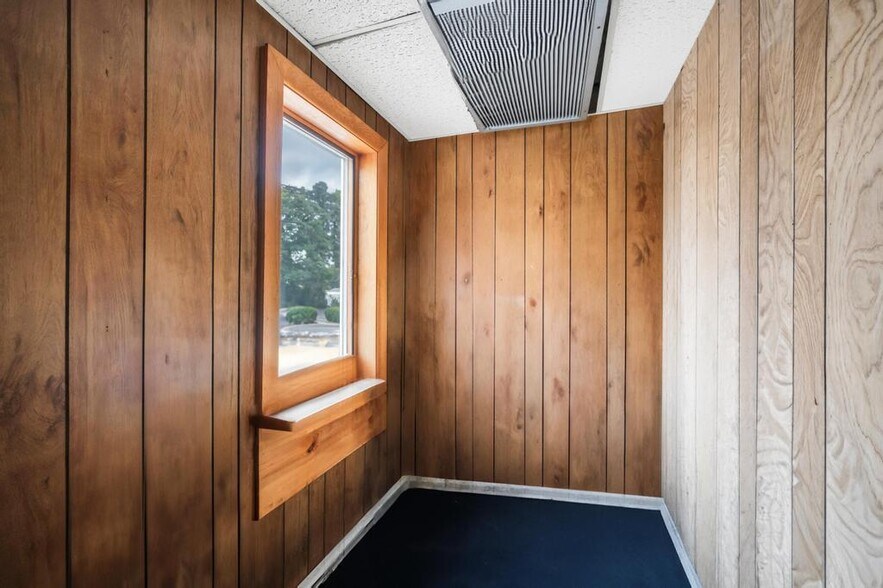 More Photos Of 2539 Middle Country Rd, Centereach Office For Lease