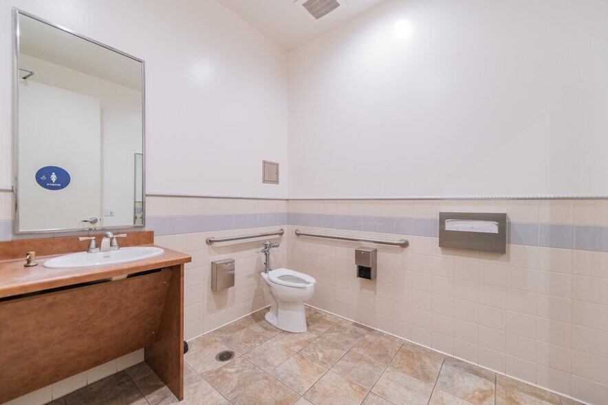 More Photos Of 8925 Research Dr, Irvine Office For Sale