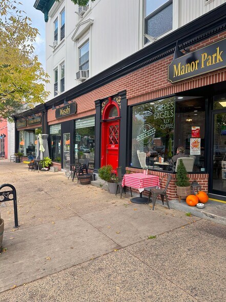 More Photos Of 137-141 Larchmont Ave, Larchmont Apartments For Sale