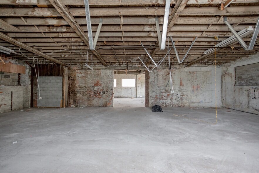 More Photos Of 3745 Cass Ave, Detroit Freestanding For Sale