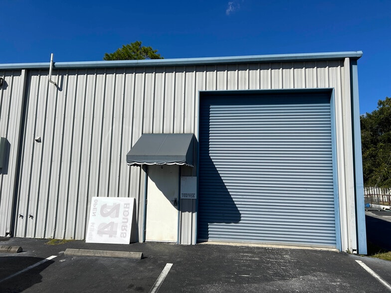 More Photos Of 3384 NE 34th ave, Wildwood Unknown For Lease