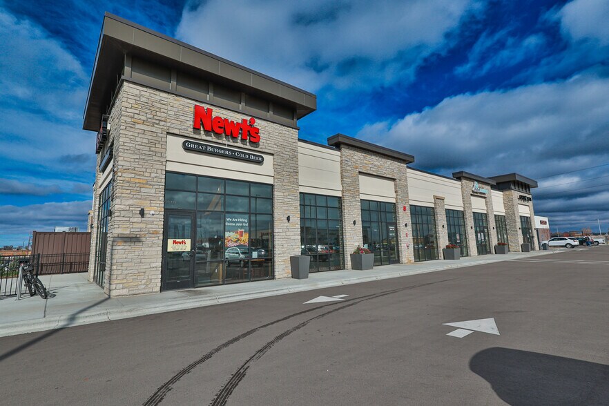 More Photos Of 15550 English Ave, Apple Valley General Retail For Sale