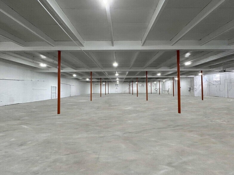 More Photos Of 286-288 NE 67th St, Miami Warehouse For Sale