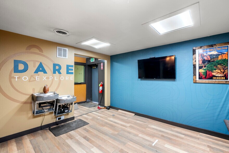 More Photos Of 4837 N Washington St, Denver Freestanding For Sale