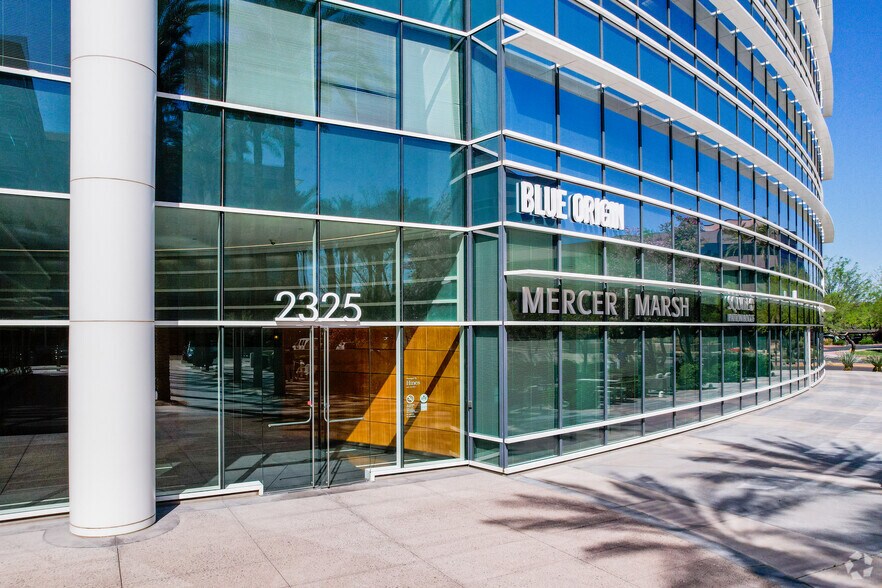 More Photos Of 2325 E Camelback Rd, Phoenix Office For Lease