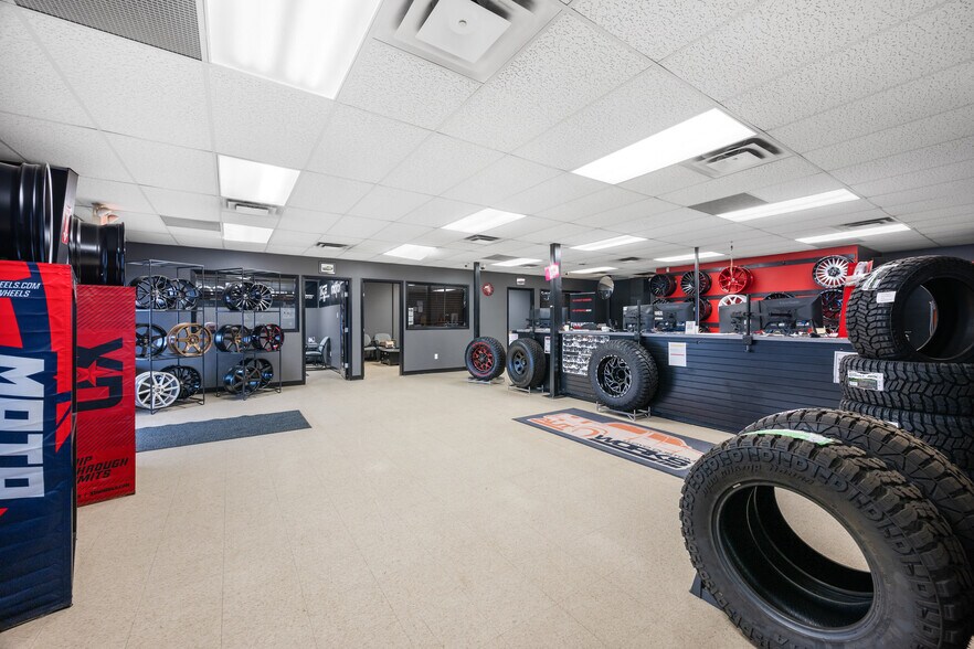 More Photos Of 5114 62 St, Lloydminster Warehouse For Sale