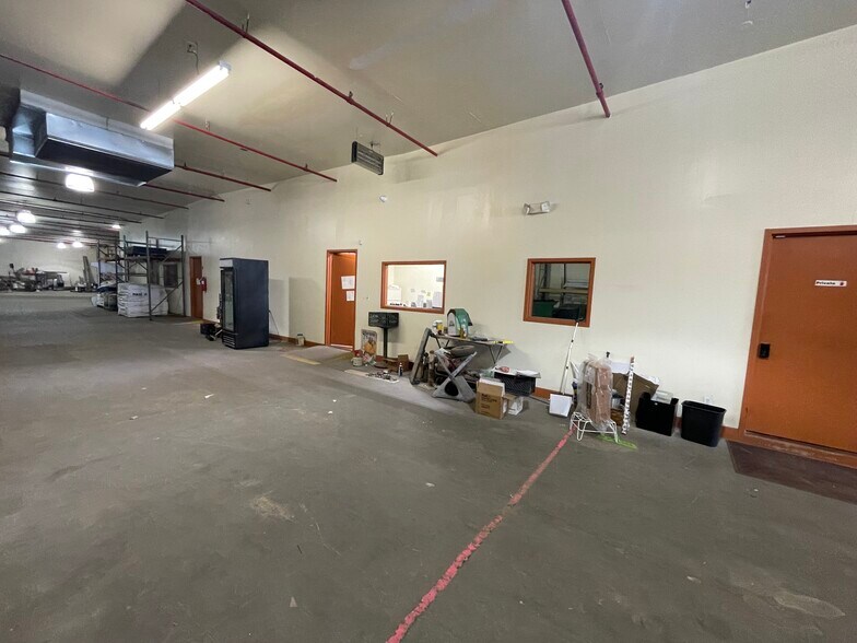 More Photos Of 3408 Park Ave, Bronx Warehouse For Lease