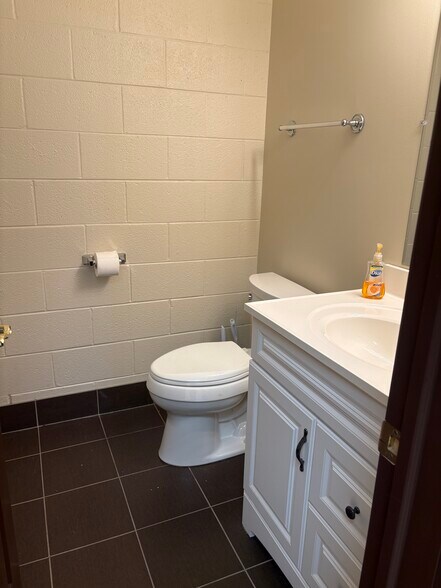 More Photos Of 15028 Cicero Ave, Oak Forest Office For Lease