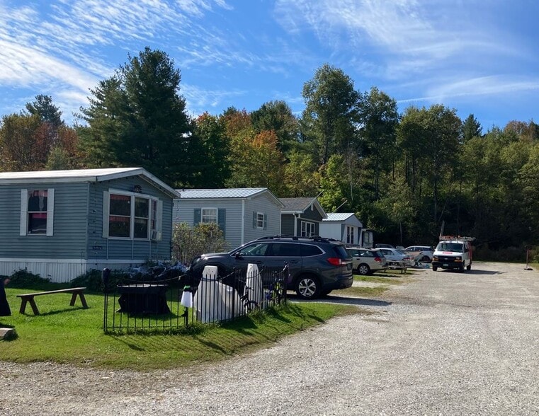Primary Photo Of 195 Dorr Dr, Rutland Manufactured Housing Mobile Home Park For Sale