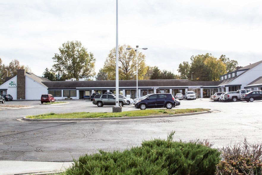 More Photos Of 7936-7936 Quivira Rd, Lenexa General Retail For Sale