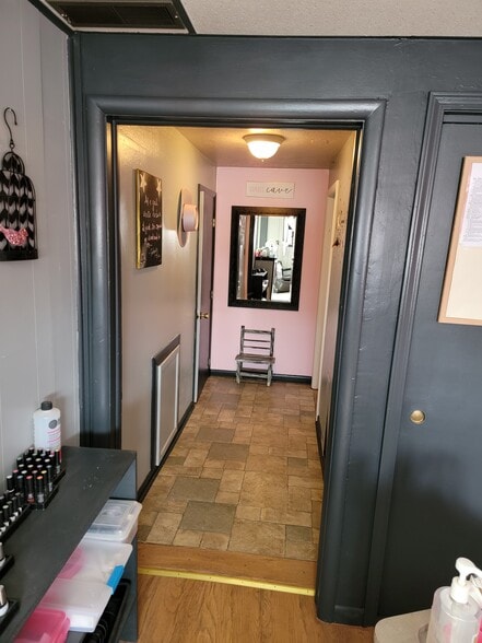 More Photos Of 450 Montana Ave, Lovell Storefront Retail Office For Sale