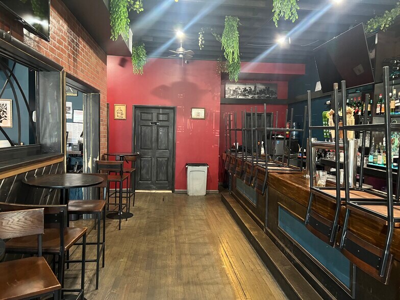 More Photos Of 447-465 Atlantic Ave, East Rockaway Storefront For Lease