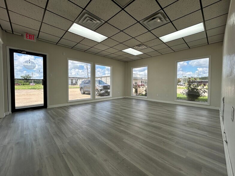 More Photos Of 440 S Hillcrest Dr, Sulphur Springs Medical For Sale