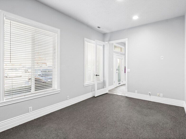 More Photos Of 11576 S State St, Draper Medical For Lease