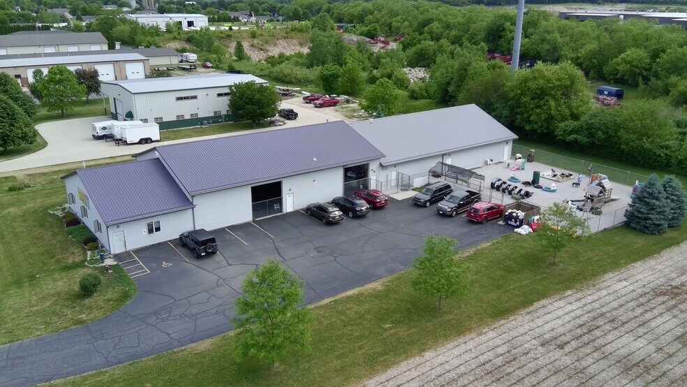 Primary Photo Of 4030 Commercial Dr, Janesville Manufacturing For Sale