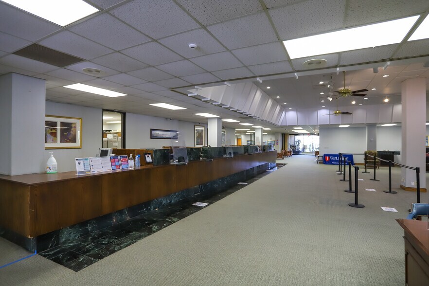 More Photos Of 2007 Texoma Pky, Sherman Unknown For Lease