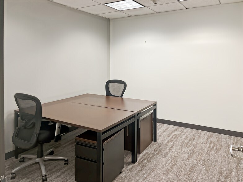 More Photos Of RXR Plz, Uniondale Coworking Space